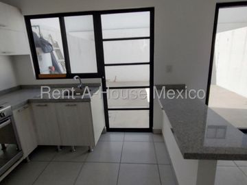Casa de tres recámaras en renta en Zakia, Querétaro