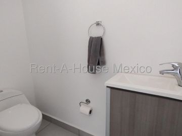 Casa de tres recámaras en renta en Zakia, Querétaro