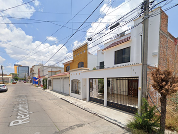 Venta de Casa en República de Cuba 137, Aguascalientes, Ags. Colonia Montebello