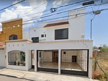 Venta de Casa en República de Cuba 137, Aguascalientes, Ags. Colonia Montebello