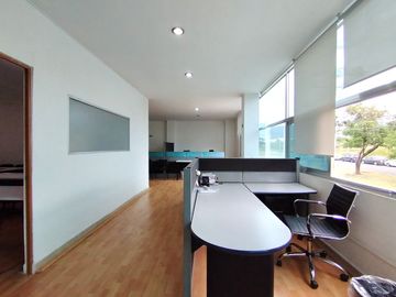 OFICINA EN VENTA CENTRO SUR QUERETARO CERCA DE CENTRO CIVICO 2 BAÑOS 2 CUBICULOS YCCVT