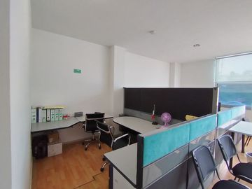 OFICINA EN VENTA CENTRO SUR QUERETARO CERCA DE CENTRO CIVICO 2 BAÑOS 2 CUBICULOS YCCVT