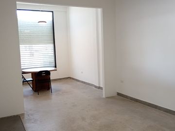 SE RENTA LOCAL COMERCIAL PARA OFICINA COLONIA EL LLANO