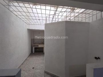 APARTAESTUDIO EN ARRIENDO LA MERCED