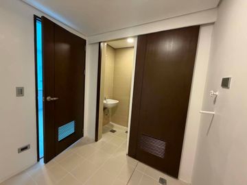 All in! 38 Park Avenue 2BR Corner 86sqm Maids Cebu IT Park