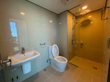 All in! 38 Park Avenue 2BR Corner 86sqm Maids Cebu IT Park