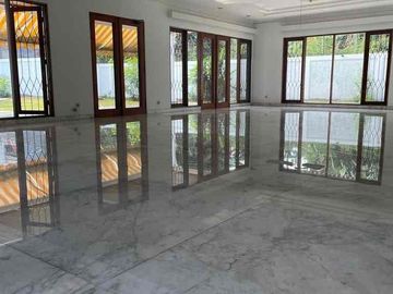 RUMAH MEWAH LUAS & TENANG BEBAS BANJIR KEMANG JAKSEL