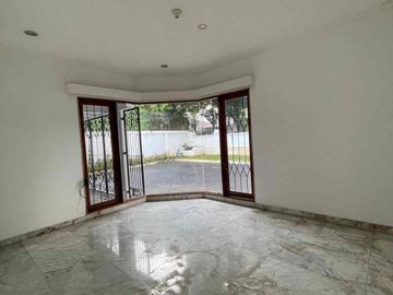 RUMAH MEWAH LUAS & TENANG BEBAS BANJIR KEMANG JAKSEL