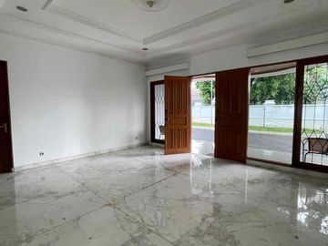RUMAH MEWAH LUAS & TENANG BEBAS BANJIR KEMANG JAKSEL