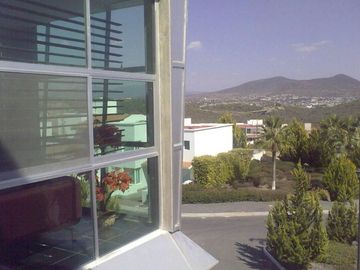 VENTA DE CASA CON ALBERCA VIVE EN LAS ALTURAS DE REAL DE JURIQUILLA