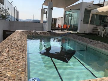 VENTA DE CASA CON ALBERCA VIVE EN LAS ALTURAS DE REAL DE JURIQUILLA