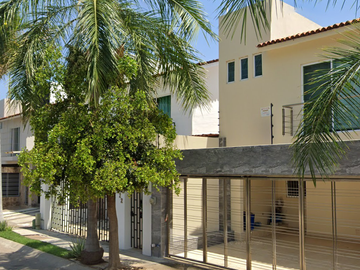 Casa en venta en Río Rhin, Fluvial Vallarta, Puerto Vallarta, Jalisco