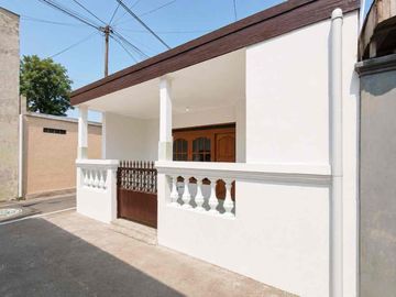 Rumah Bagus Dekat Stasiun Purwosari Solo Kota