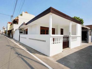 Rumah Bagus Dekat Stasiun Purwosari Solo Kota