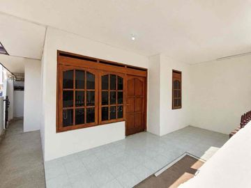 Rumah Bagus Dekat Stasiun Purwosari Solo Kota
