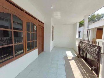 Rumah Bagus Dekat Stasiun Purwosari Solo Kota