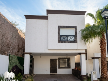 CASA EN VENTA CERRADA PUENTE DE CASTILLA