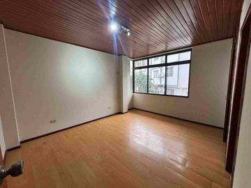 CASA COMERCIAL EN ALQUILER – CEIBOS, SANTA CECILIA