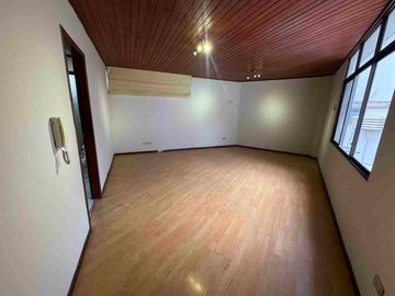 CASA COMERCIAL EN ALQUILER – CEIBOS, SANTA CECILIA