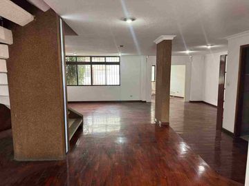CASA COMERCIAL EN ALQUILER – CEIBOS, SANTA CECILIA