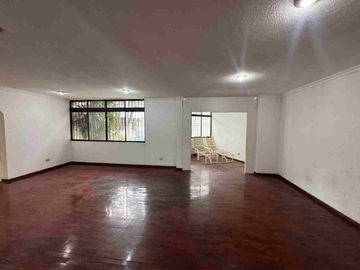 CASA COMERCIAL EN ALQUILER – CEIBOS, SANTA CECILIA