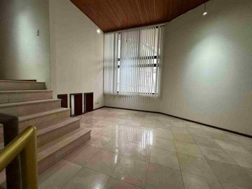CASA COMERCIAL EN ALQUILER – CEIBOS, SANTA CECILIA
