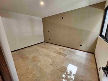 HERMOSA  Casa en VENTA en San Angel V