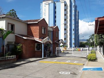 SE ARRIENDA APARTAMENTO CONDADO CAMPESTRE