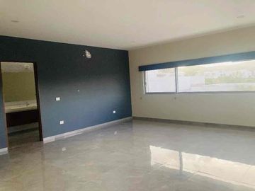 Cumbrea del lago lujosa residencia en renta 4 recámaras con baño cuarto de servicio 6 garages