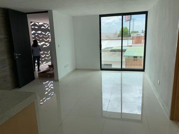 Departamento en renta en Renta Nuevo Zona Zavaleta entre Recta y Camino Real