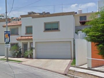 CERRO DE LAS 7 GOTAS NO.330, COLINAS DE SAN MIGUEL, CULIACAN, SINALOA. Bonita casa (LOCAL COMERCIAL, OFICINA) en venta, EXCELENTE OPORTUNIDAD de forma