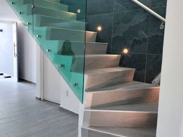 CASA EN RENTA IDEAL PARA OFICINAS O CONSULTORIO