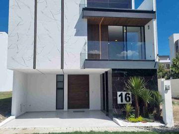CASA EN VENTA CON HERMOSOS ACABADOS DE LUJO UBICADA EN LOMAS DE ANGELOPOLIS, PUEBLA CERCANA A ZONA COMERCIAL
