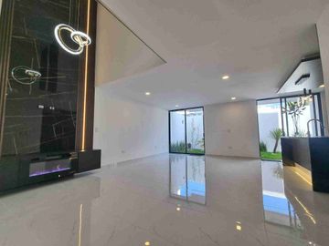 CASA EN VENTA CON HERMOSOS ACABADOS DE LUJO UBICADA EN LOMAS DE ANGELOPOLIS, PUEBLA CERCANA A ZONA COMERCIAL
