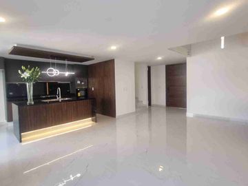 CASA EN VENTA CON HERMOSOS ACABADOS DE LUJO UBICADA EN LOMAS DE ANGELOPOLIS, PUEBLA CERCANA A ZONA COMERCIAL