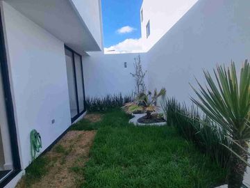 CASA EN VENTA CON HERMOSOS ACABADOS DE LUJO UBICADA EN LOMAS DE ANGELOPOLIS, PUEBLA CERCANA A ZONA COMERCIAL