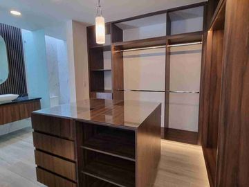CASA EN VENTA CON HERMOSOS ACABADOS DE LUJO UBICADA EN LOMAS DE ANGELOPOLIS, PUEBLA CERCANA A ZONA COMERCIAL