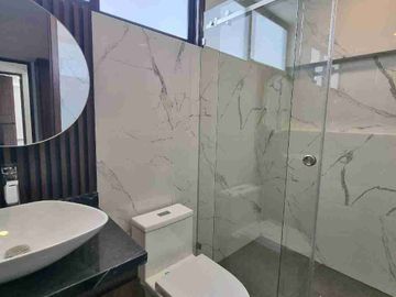 CASA EN VENTA CON HERMOSOS ACABADOS DE LUJO UBICADA EN LOMAS DE ANGELOPOLIS, PUEBLA CERCANA A ZONA COMERCIAL