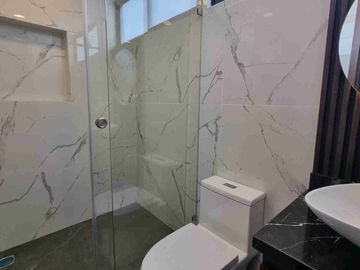 CASA EN VENTA CON HERMOSOS ACABADOS DE LUJO UBICADA EN LOMAS DE ANGELOPOLIS, PUEBLA CERCANA A ZONA COMERCIAL