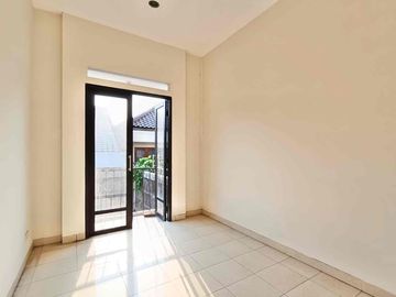 Di Jual Rumah Siap Huni Dekat Stasiun MRT dan Mall di Lebak Bulus