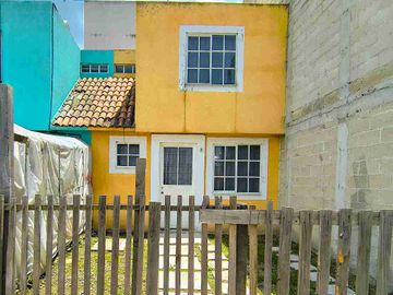 EXCELENTE CASA EN SAN DIEGO LINARES