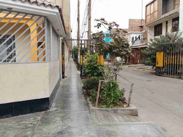 🏡 CASA DE 2 PISOS EN VENTA – SAN MARTÍN DE PORRES