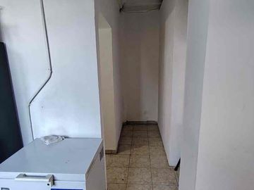 SE RENTA O SE TRASPASA. IDEAL PARA RESTAURANTE. UBICADO EN PLAZA COMERCIAL