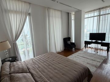 Disewakan Apartemen Senopati Suites 3 Bedroom Direct Owner Ready to Movein