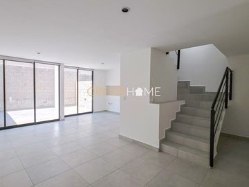 Casa en venta para personalizar en Kova, Zákia