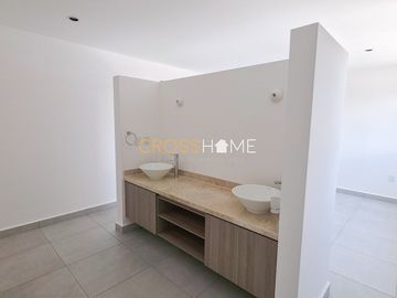 Casa en venta para personalizar en Kova, Zákia