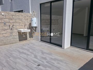 Casa en venta para personalizar en Kova, Zákia