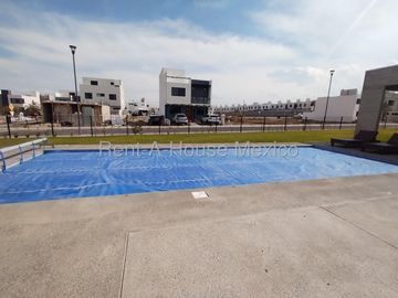 El Marques Terreno en Esquina en Venta en Querétaro con Casa Club RM1619