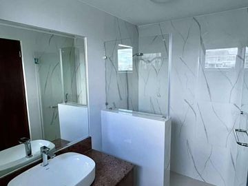 For Lease! 2 Bedroom + 2 Toilet & Bath at Bellagio, Taguig City