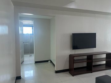 For Lease! 2 Bedroom + 2 Toilet & Bath at 8 Forbestown Road, Taguig City